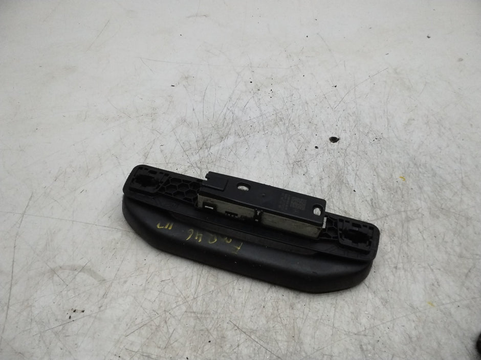  MERCEDES CLA W117 REAR RIGHT GRAB HANDLE AND LIGHT A0009064805 FMR46