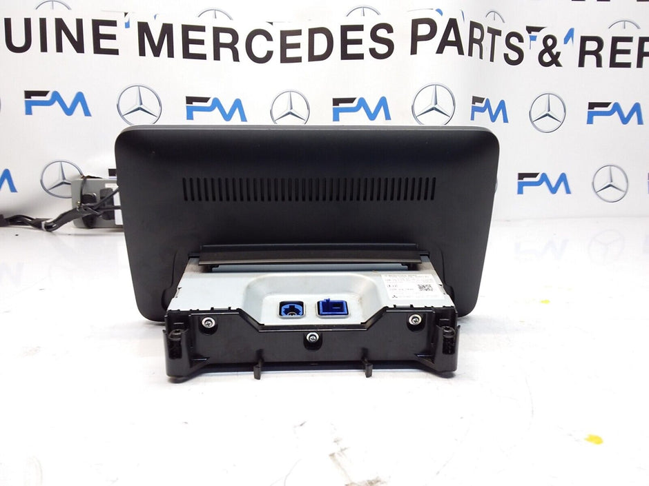 MERCEDES C-CLASS W205 2017 SAT NAV MULTIMEDIA SCREEN A2059002211 FM00670