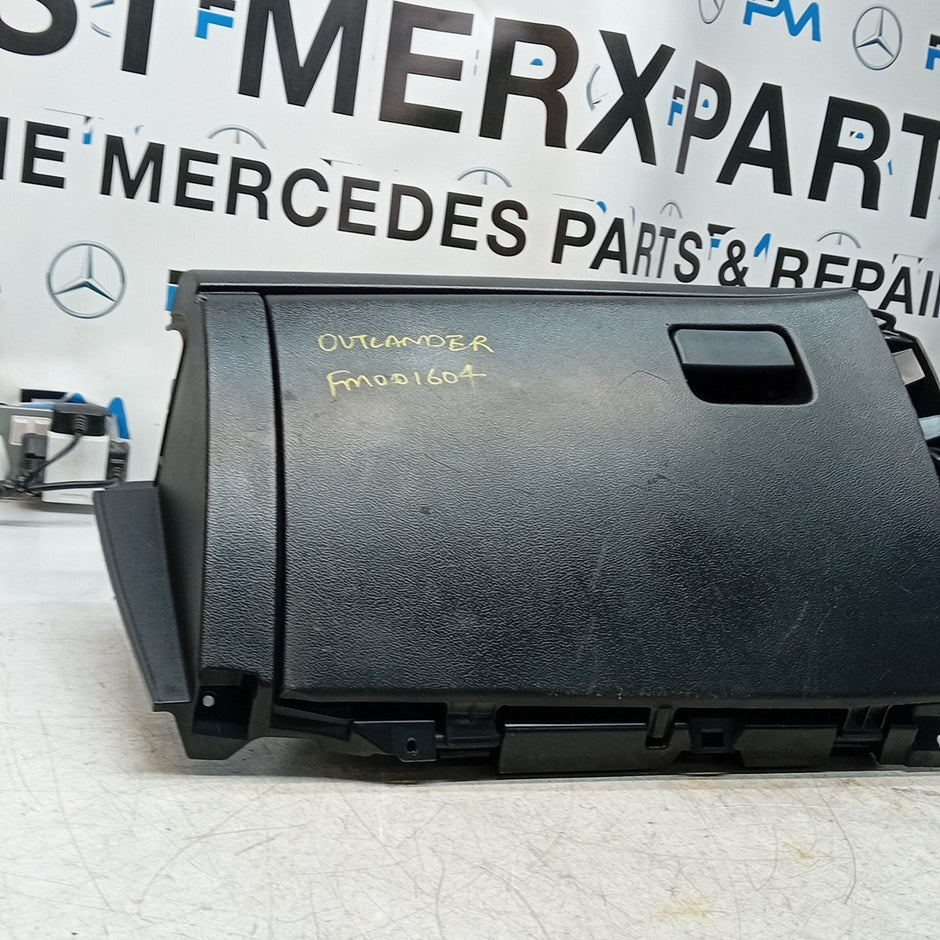 MITSUBISHI OUTLANDER MK3 DASHBOARD GLOVEBOX  2013 8006A345 FM001604