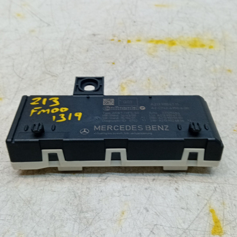 MERCEDES E-CLASS TAILGATE CONTROL MODULE W213 A2139004711 2016 ON FM001319