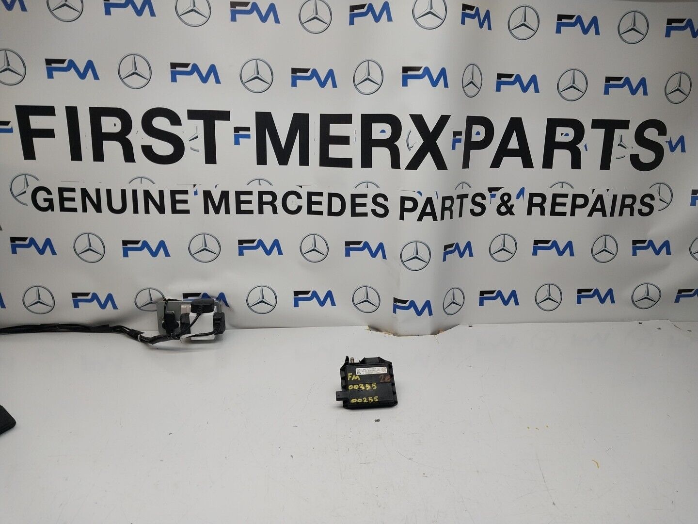 Mercedes W213 W205 W218 W238 W253 Negative Battery Tray Clamp A0009061505FM00255