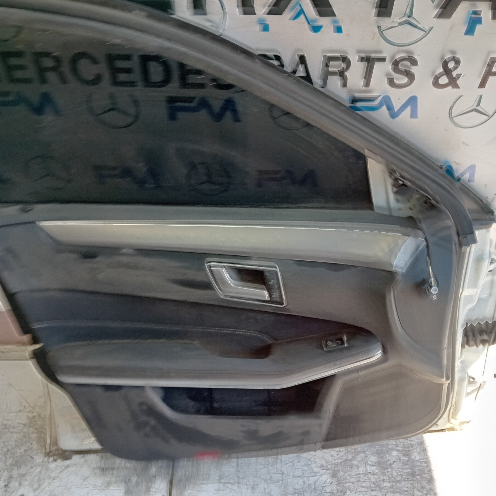 MERCEDES E-CLASS W212 PASSENGER FRONT DOOR NSF 2015 COMPLETE WHITE FMD521