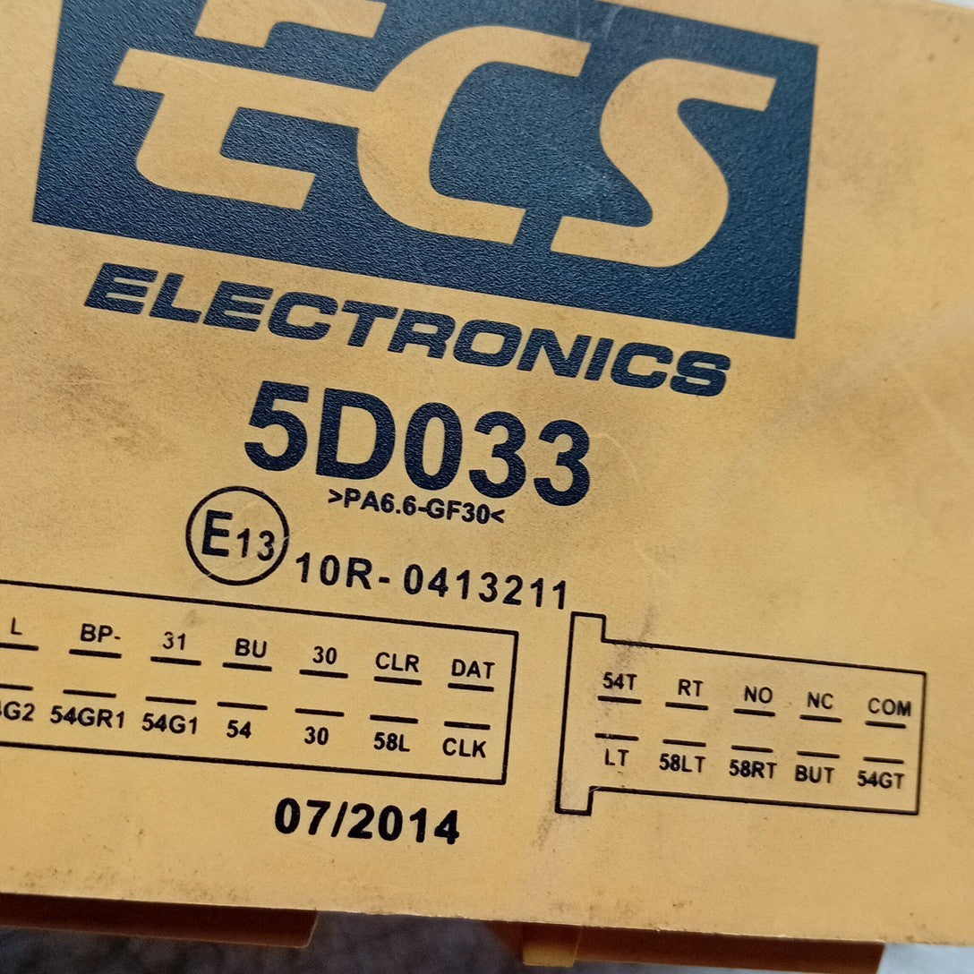 MITSUBISHI OUTLANDER MK3 TOW TRAILER CONTROL MODULE  2014-2021 FM001623