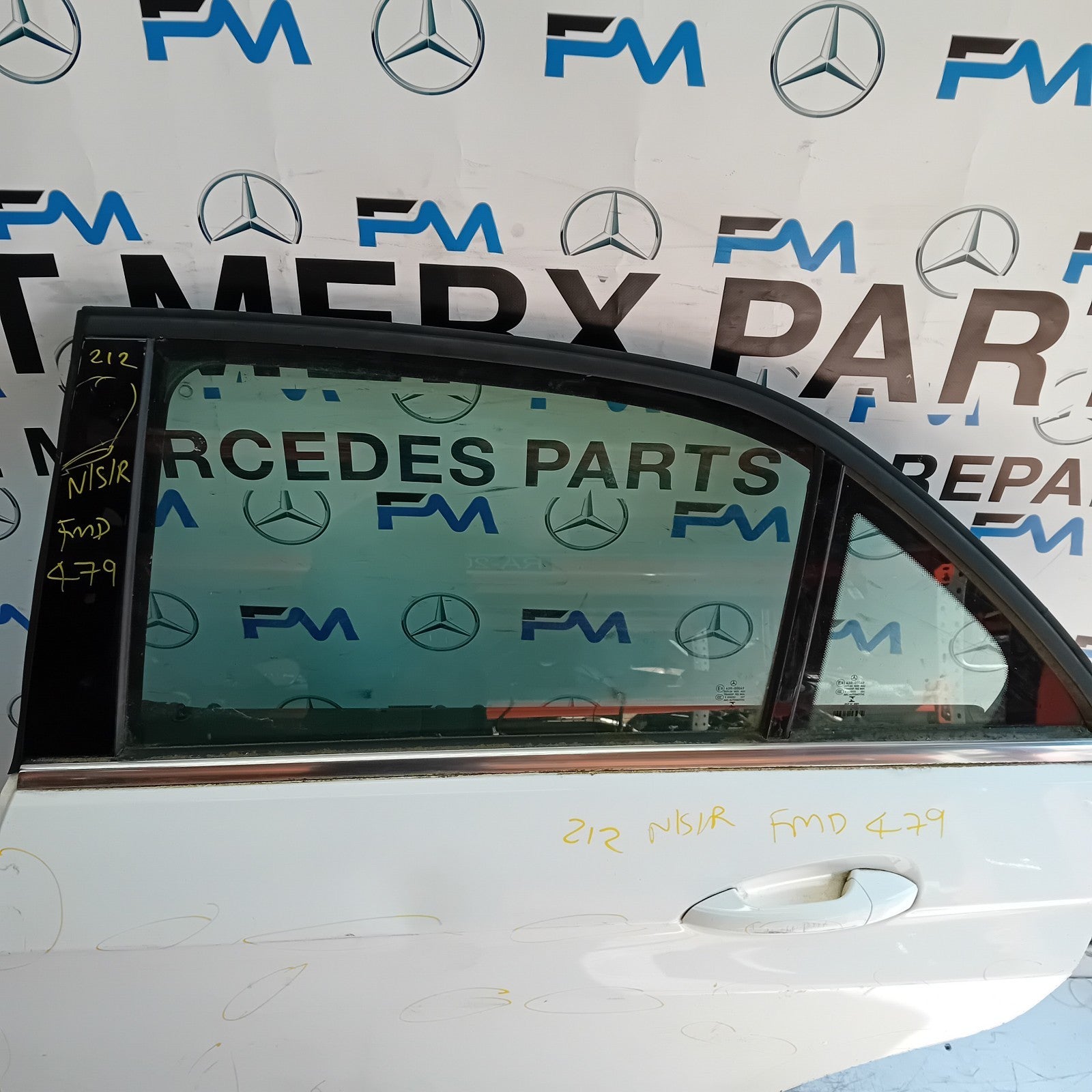 MERCEDES E-CLASS W212 SLN PASSENGER REAR DOOR NSR WHITE 2013 COMPLETE FMD479