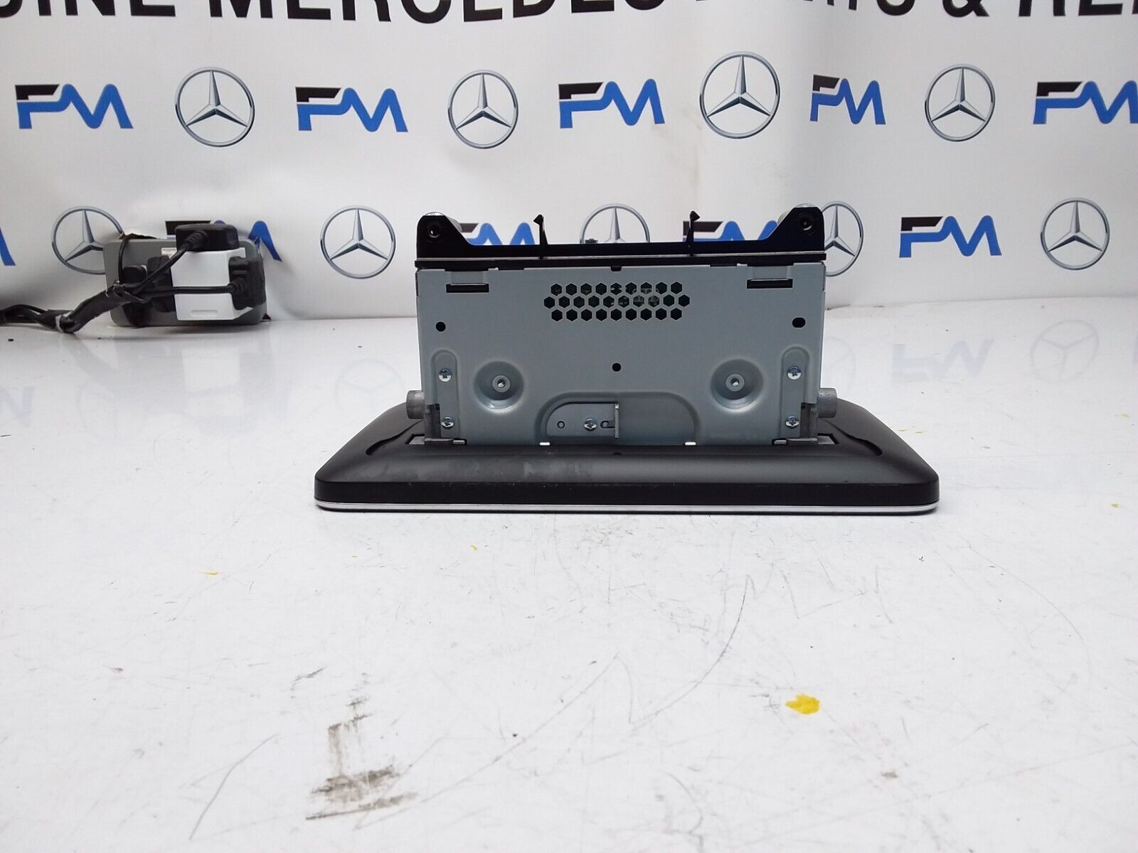 MERCEDES C-CLASS W205 2014 SAT NAV MULTIMEDIA SCREEN A2059002211 FM00682