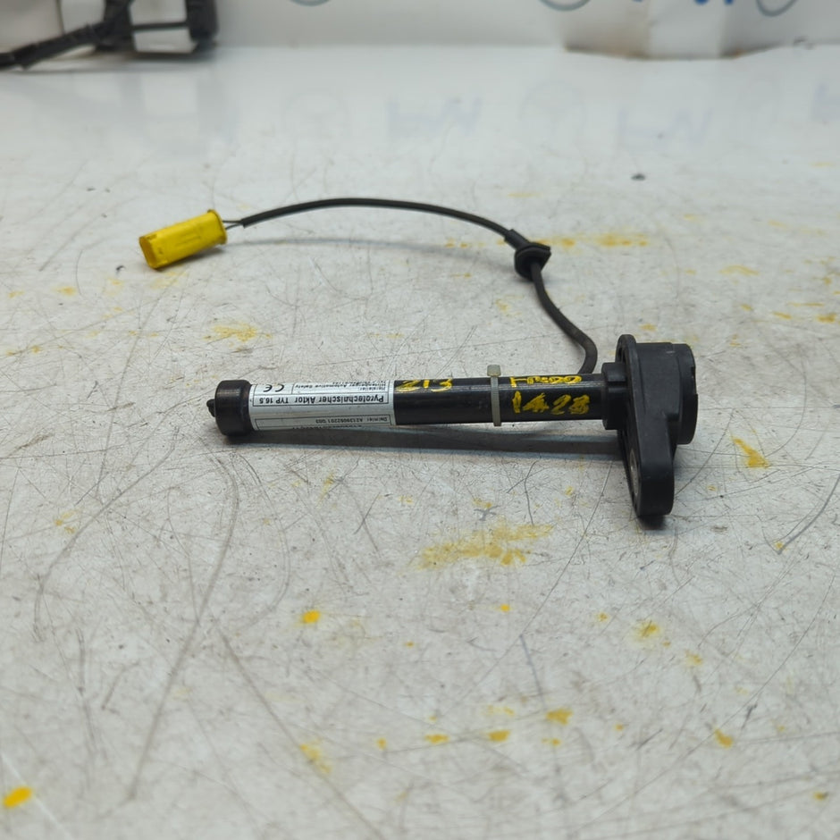 MERCEDES E CLASS W213 BONNET PEDESTRIAN ACTUATOR A2139062201 2016 FM001428