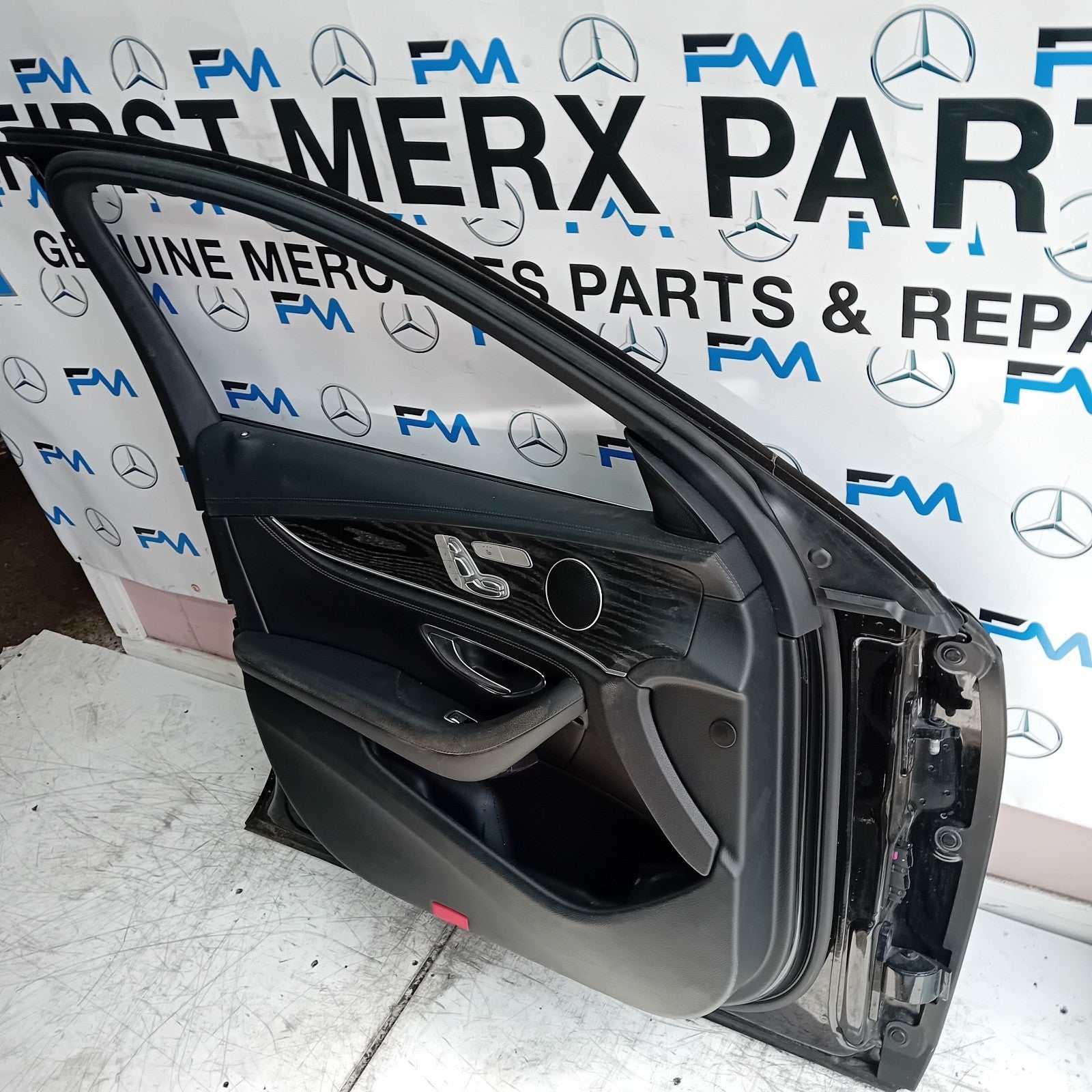 MERCEDES E-CLASS W213 SLN PASSENGER FRONT DOOR NSF BLACK 2016 ON COMPLETE FMD216