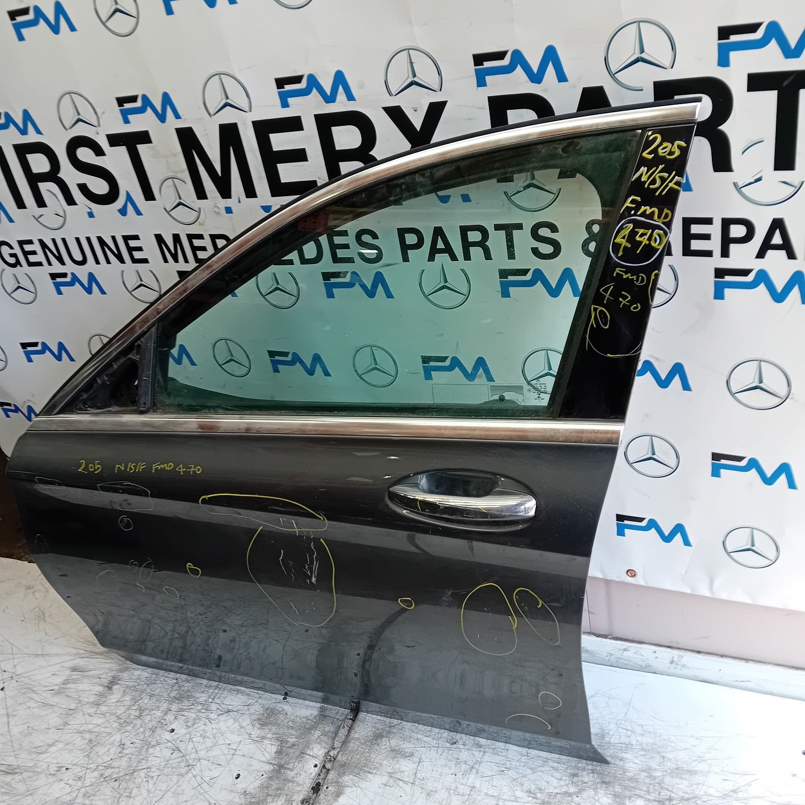 MERCEDES C-CLASS W205 SLN PASSENGER FRONT DOOR NSF GREY 2014 ON COMPLETE FMD470