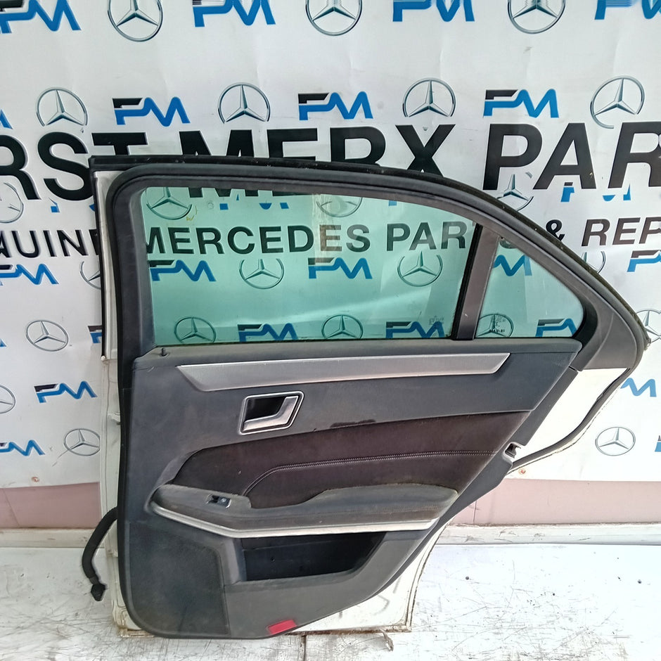 MERCEDES BENZ E-CLASS W212 DRIVER REAR DOOR OSR WHITE 2009-16 COMPLETE FMD215