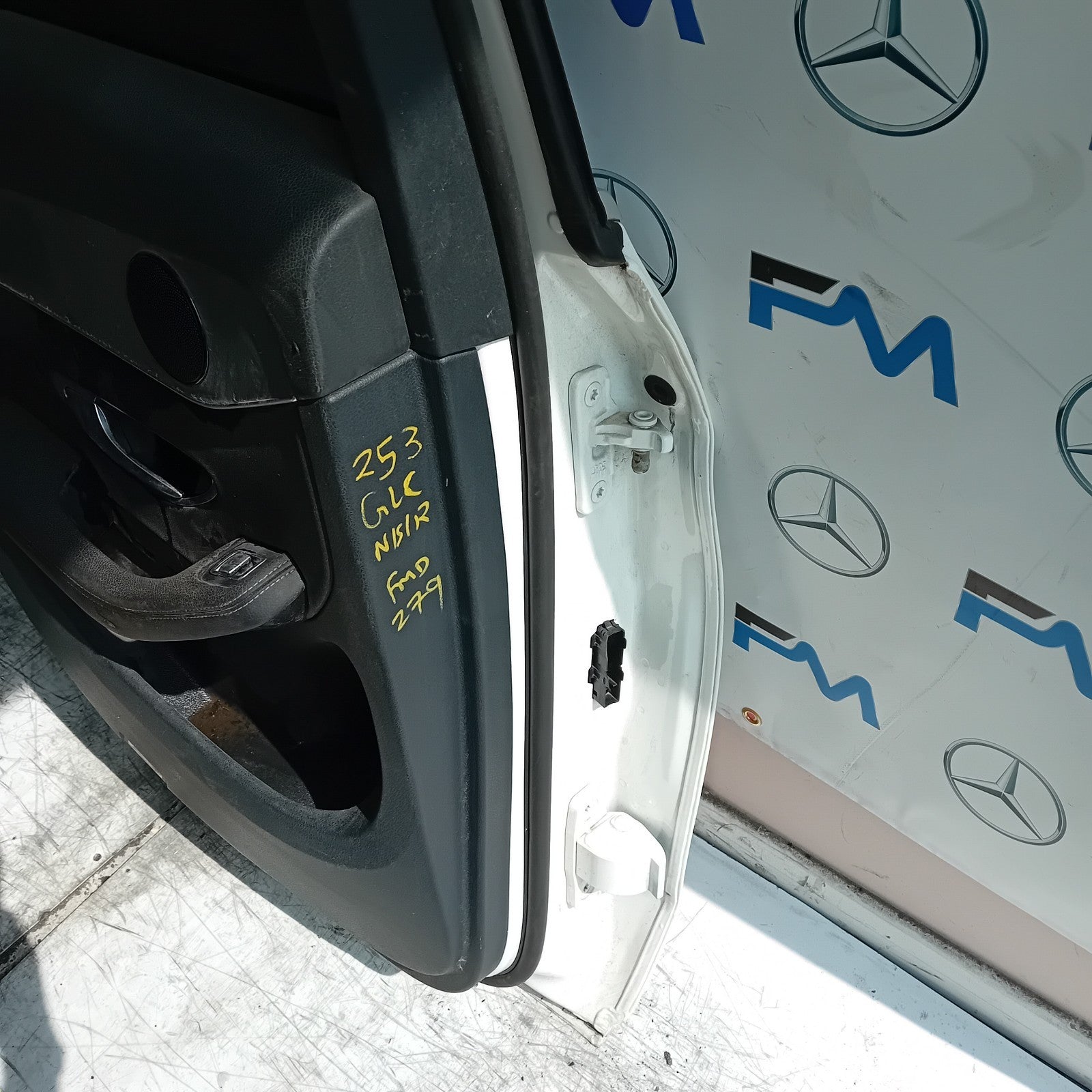 MERCEDES GLC W253 PASSENGER REAR SIDE DOOR NSR 2016 ON WHITE COMPLETE FMD279