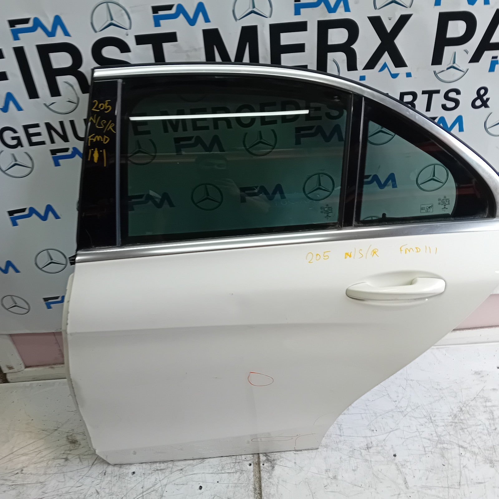 MERCEDES BENZ  C-CLASS W2O5 PASSENGER SIDE REAR DOOR N/S/R COMPLETE BLACK FMD111