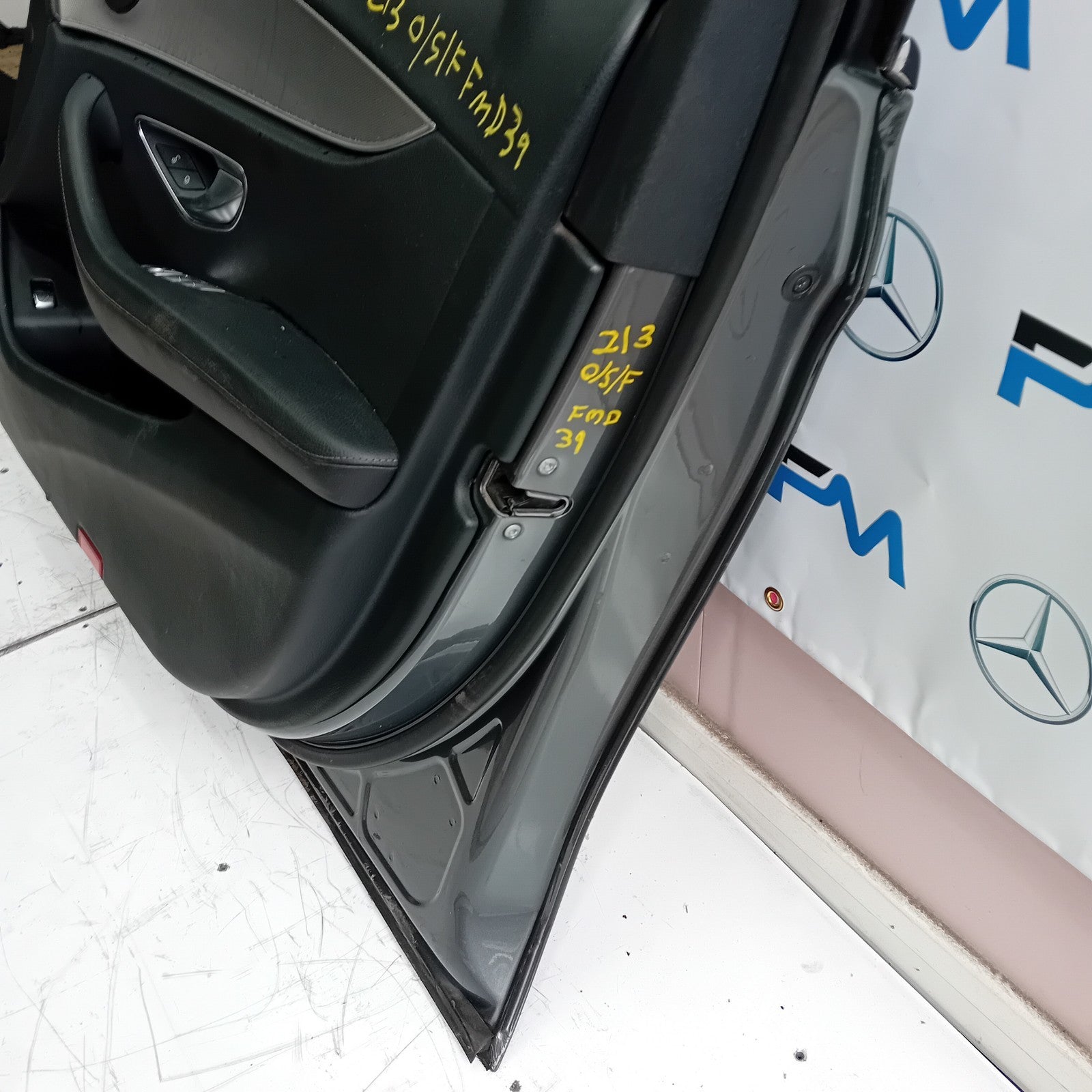 MERCEDES E-CLASS W213 DRIVER SIDE FRONT DOOR O/S/F COMPLETE GREY FMD39