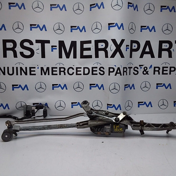 MERCEDES C-CLASS WIPER MOTOR & LINKAGE FRONT A2048201140 W204 2010-2015 FM00202