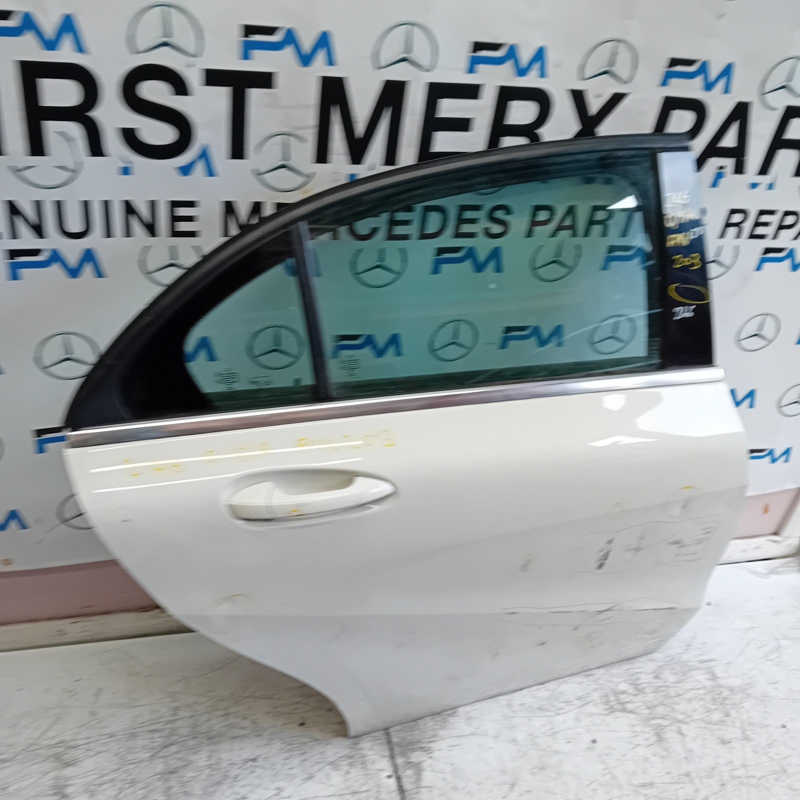 MERCEDES BENZ B-CLASS W246 DRIVER REAR DOOR OSR WHITE 2012-19  COMPLETE FMD203