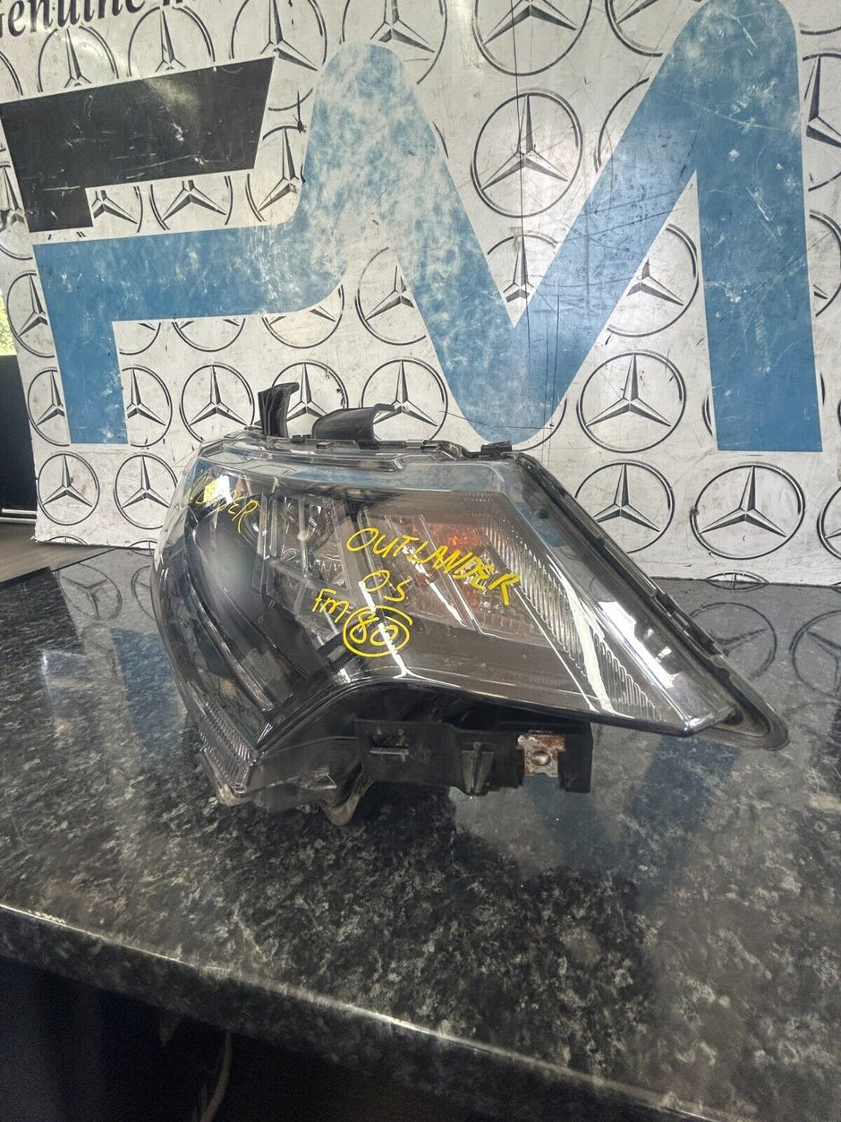 MITSUBISHI OUTLANDER  MK3 HEADLIGHT 2015-2018 RIGHT SIDE FMH80
