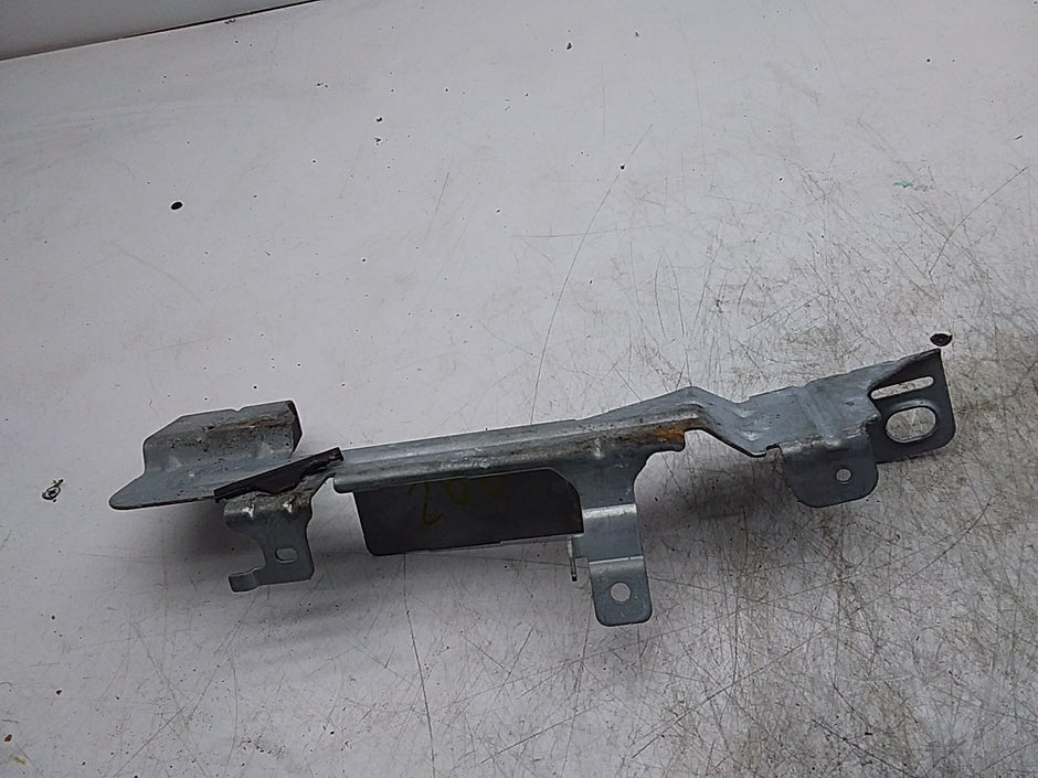MERCEDES BENZ  C-CLASS W206 MOUNTING BRACKET A2066911100 FMR204