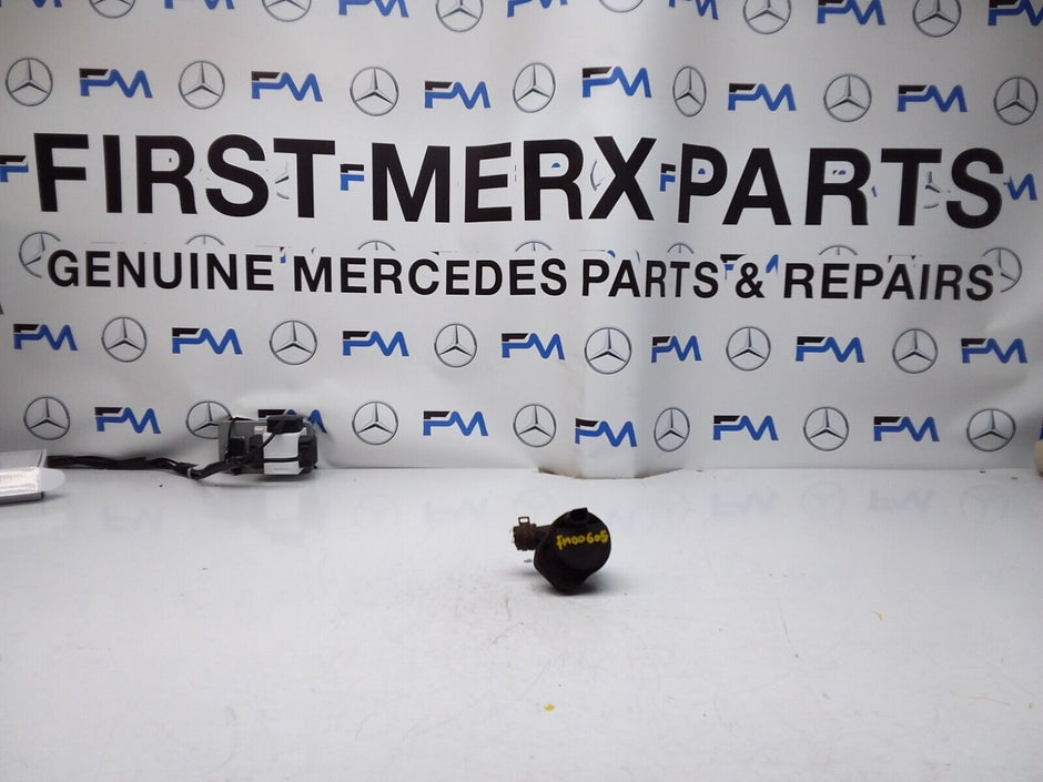 Mercedes E-CLASS W211 ELECTRIC COOLANT WATER PUMP A2118350028 FM00605