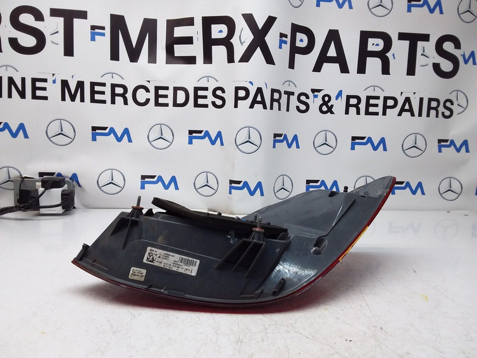 2015 MERCEDES  C CLASS W205 REAR PASSENGER SIDE LED LIGHT A2059061357 FMT20