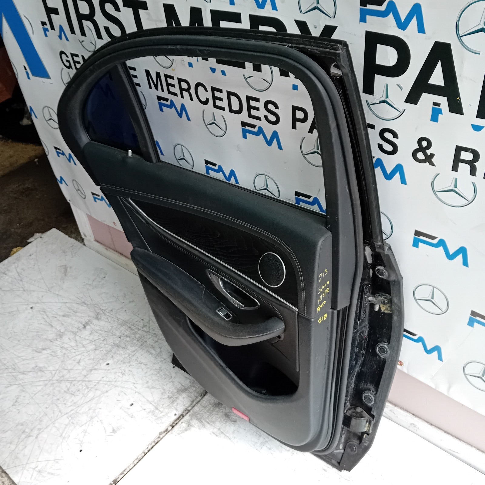 MERCEDES E-CLASS W213 SLN PASSENGER REAR DOOR NSR BLACK 2016 ON COMPLETE FMD218