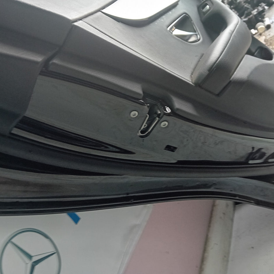 MERCEDES BENZ C-CLASS W205 PASSENGER SIDE REAR DOOR N/S/R BLACK COMPLETE FMD143