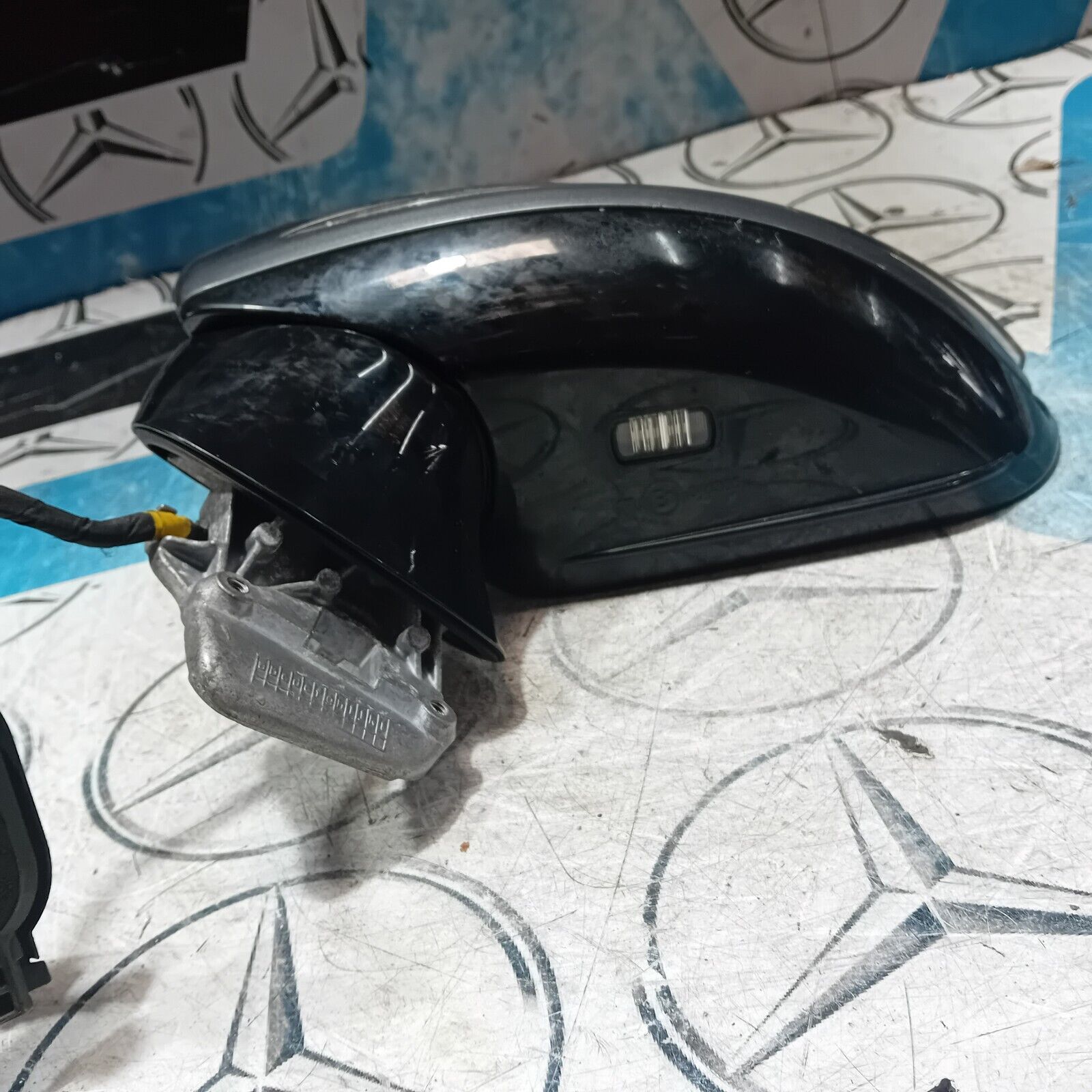 2017/2023MERCEDES BENZ E-CLASS W238 COUPE PASSENGER SIDE WING MIRROR A2388101300