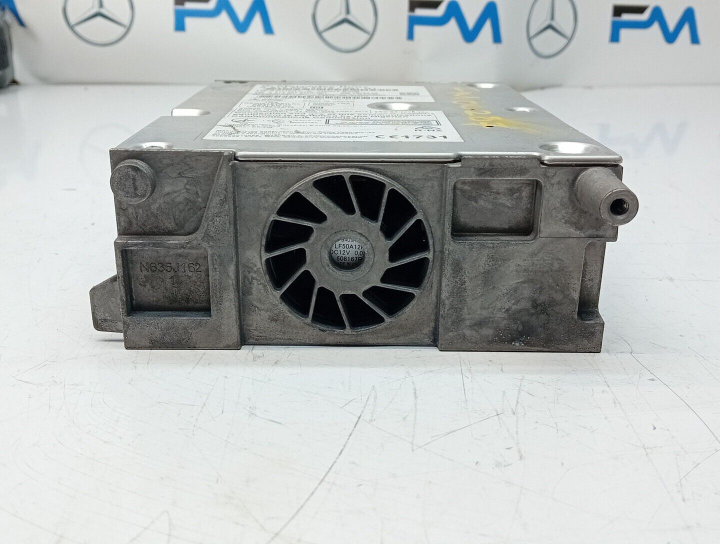 MERCEDES W213 COMMAND RADIO NAVIGATION HEADUNIT HIGH GPS ECE A2139006216 FM00287