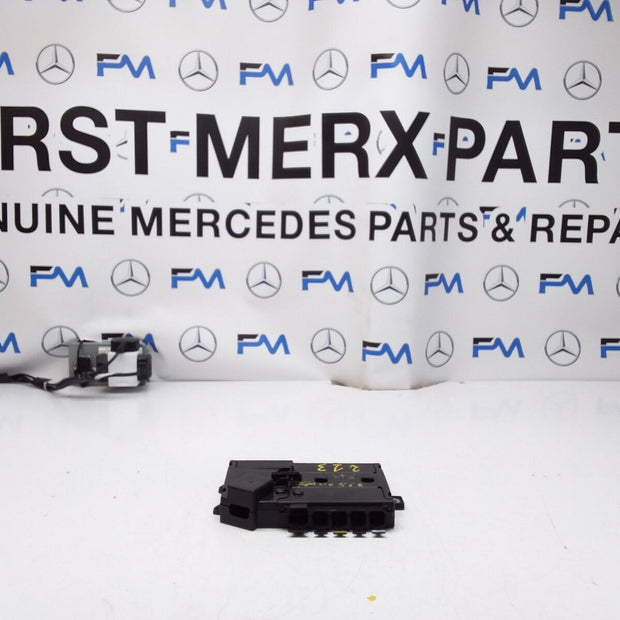 Mercedes E-Class W213 Front Inboard Fuxebox Module Unit A2135406200 FM00362
