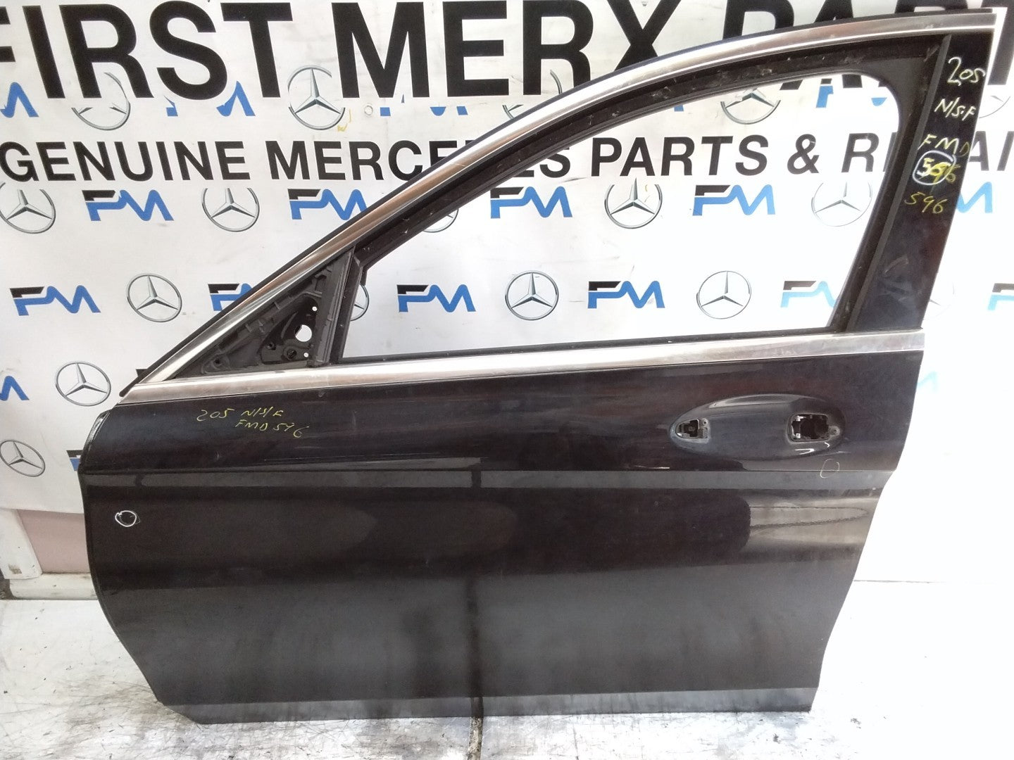 MERCEDES C-CLS W205 SLN PASSENGER FRONT DOOR NSF BLACK 2014-21  FMD596