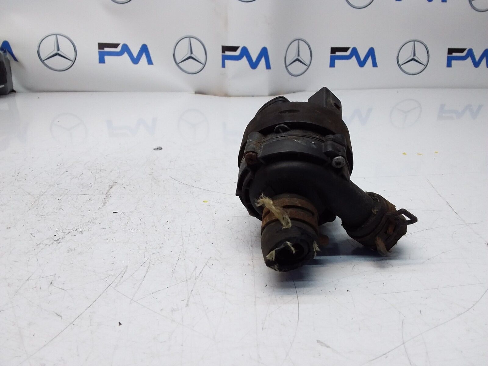 Mercedes E-CLASS W211 ELECTRIC COOLANT WATER PUMP A2118350028 FM00605