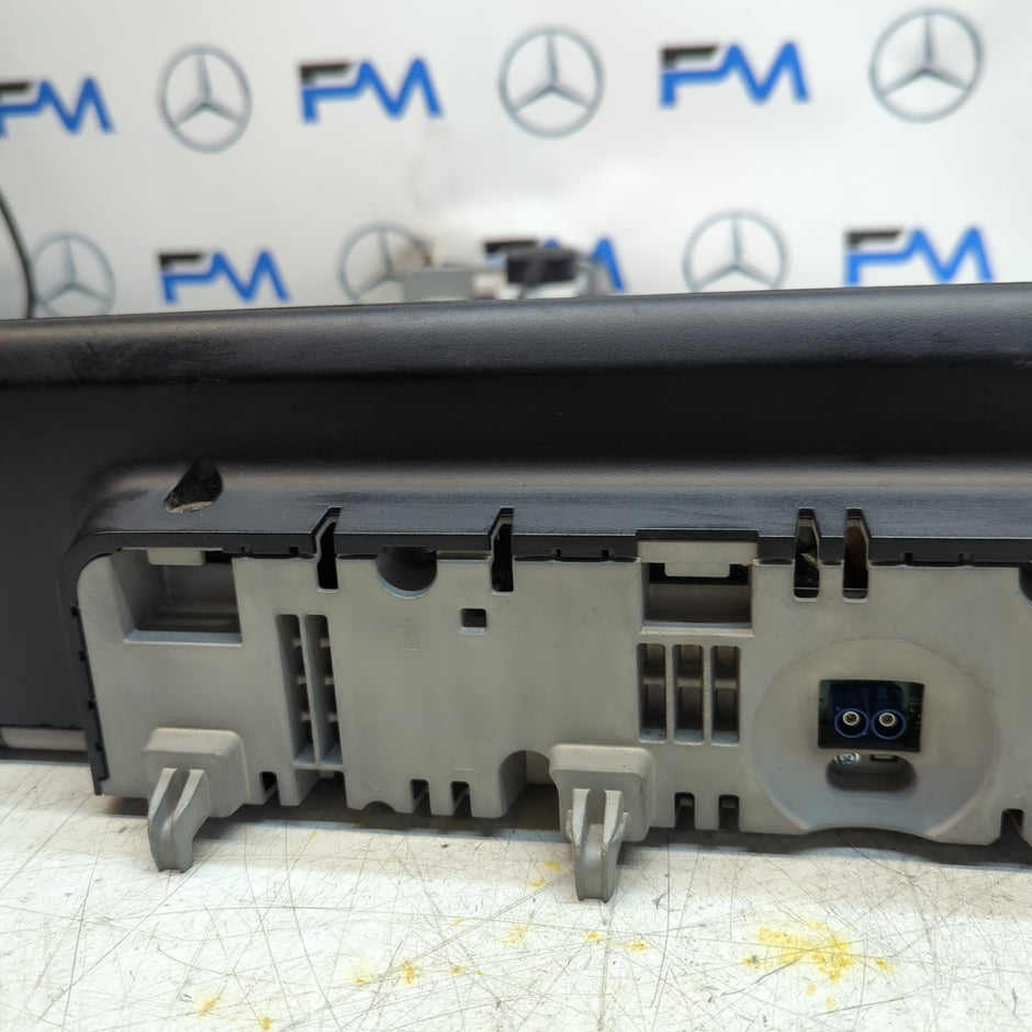 MERCEDES BENZ B-CLASS W247  DISPLAY SCREEN A2479008311 2019 ON FM001359