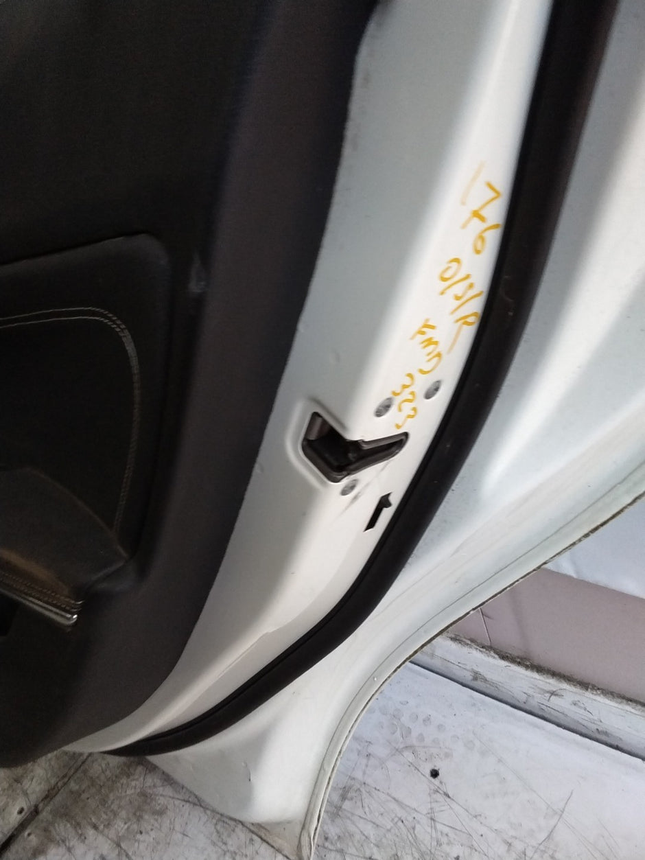 MERCEDES C-CLASS W176 DRIVER REAR DOOR OSR WHITE 2012-18 COMPLETE FMD323