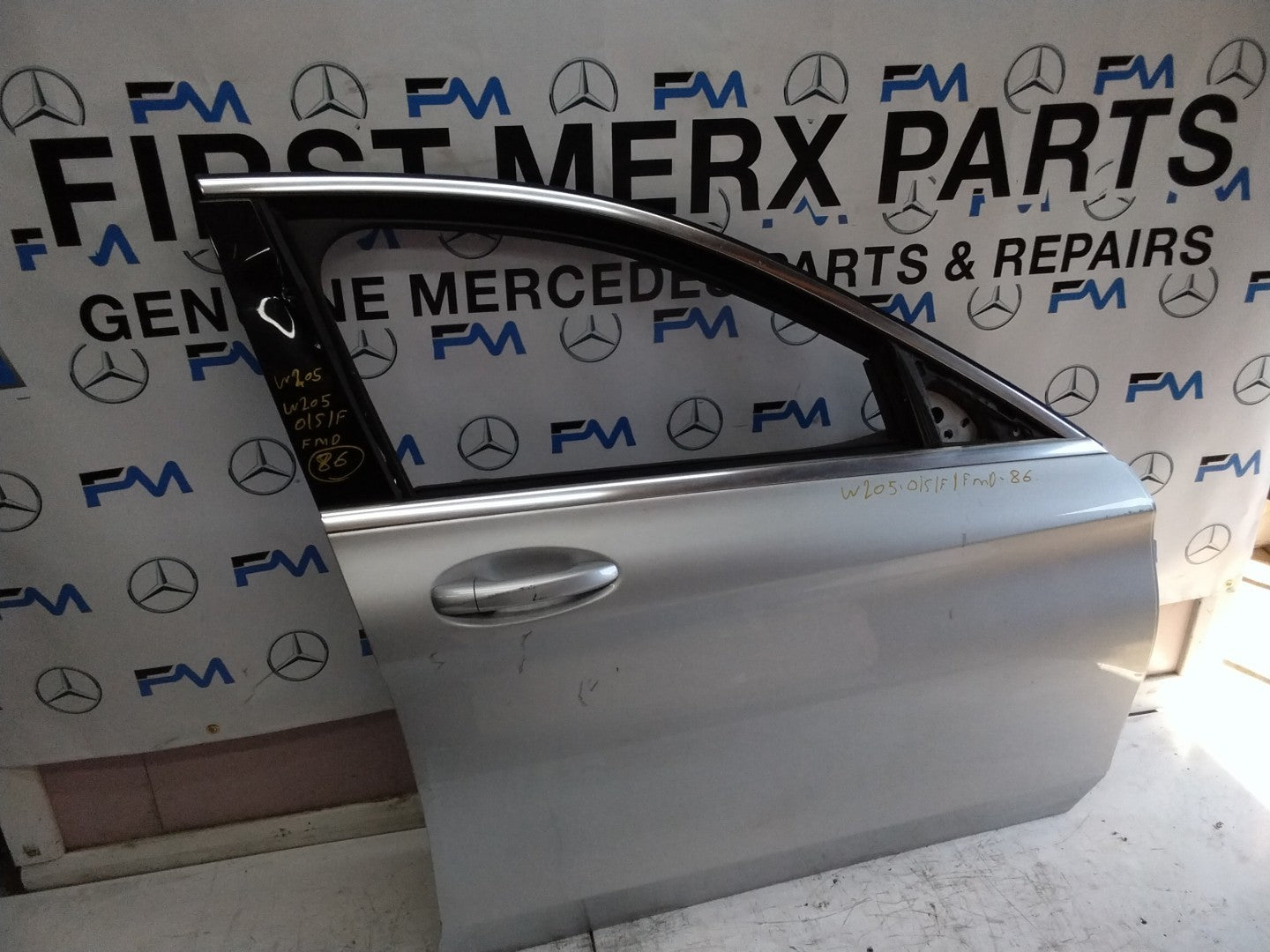 MERCEDES BENZ C-CLASS W205 DRIVER SIDE FRONT DOOR O/S/F  SILVER FMD86