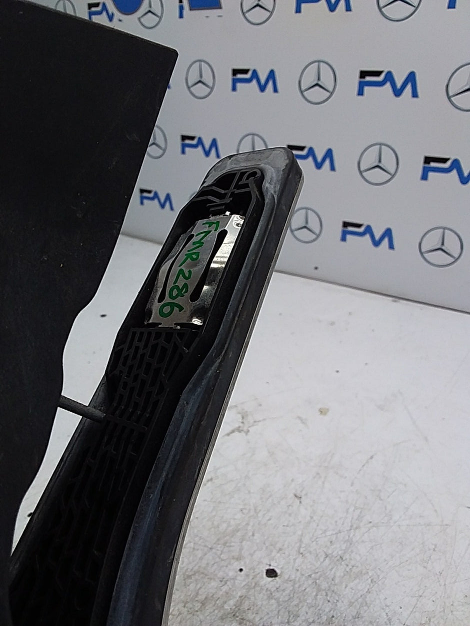 MERCEDES C-CLASS W205 ACCELERATOR THROTTLE GAS PEDAL A2053000104 FMR286