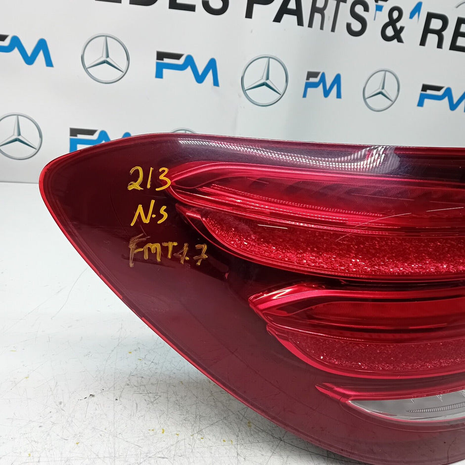 MERCEDES E-CLASS W213 2017 REAR PASSENGER N/S TAIL LIGHT A2139067700 FMT47