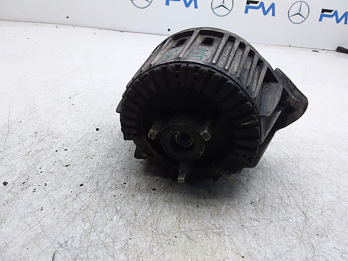 MERCEDES BENZ  E-CLASS  W212  ENGINE MOUNT LEFT NS A2122404117 FMR350