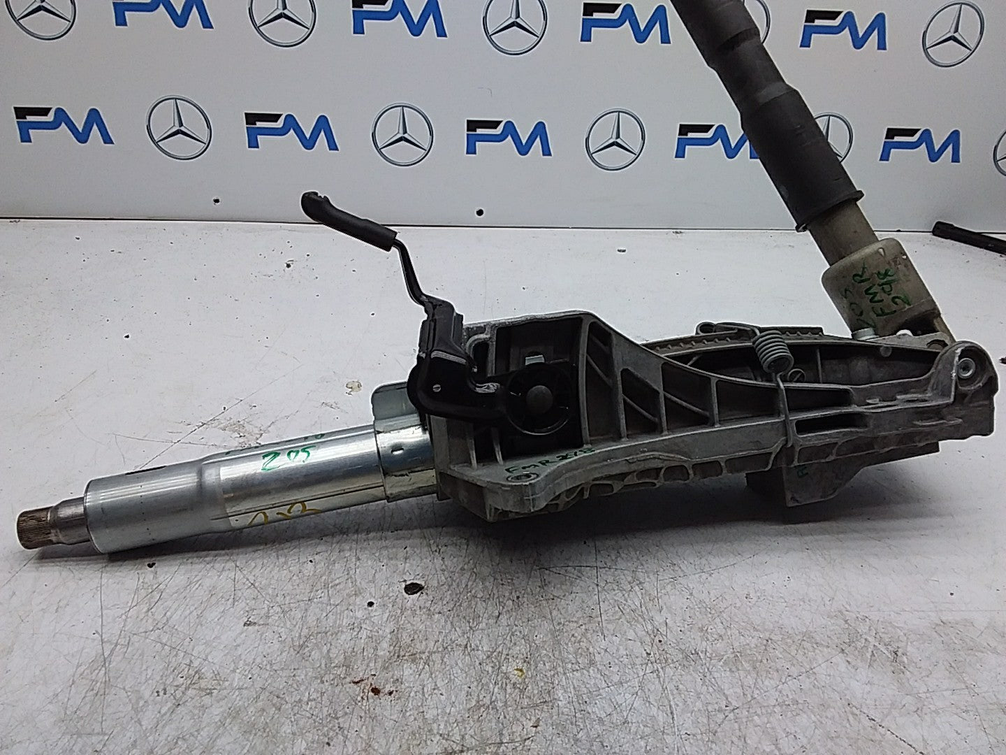 MERCEDES C-CLS W205 ADJUSTABLE STEERING COLUMN AND JOINT  A2054604216 FMR298