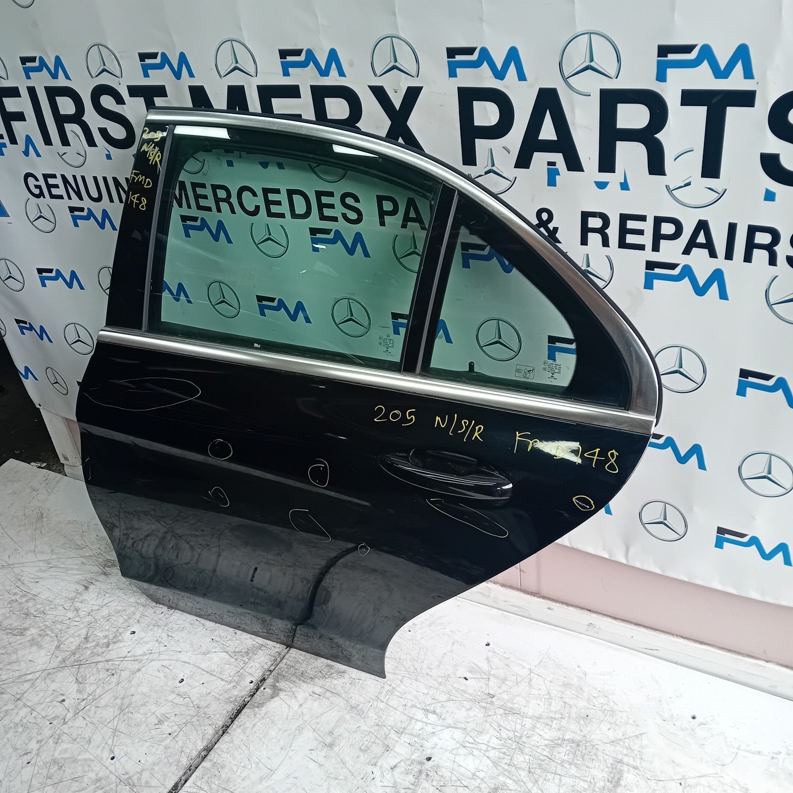 MERCEDES BENZ C-CLASS W205 PASSENGER SIDE REAR DOOR N/S/R BLACK  COMPLETE FMD148
