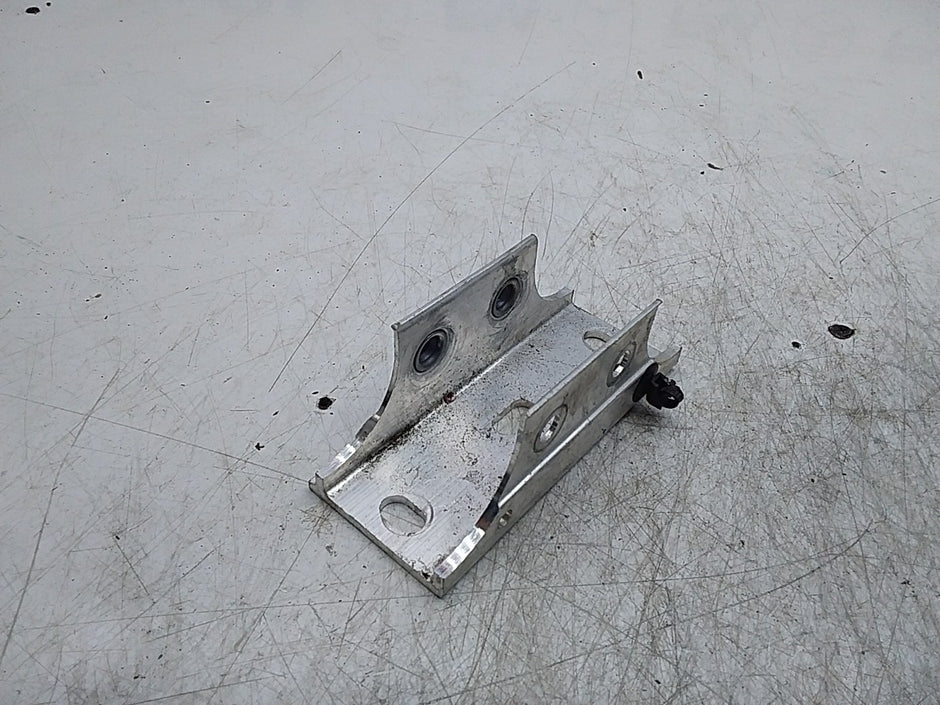 MERCEDES C-CLS W206 REINFORCEMENT MOUNTING RAIL A2066203802 FMR232
