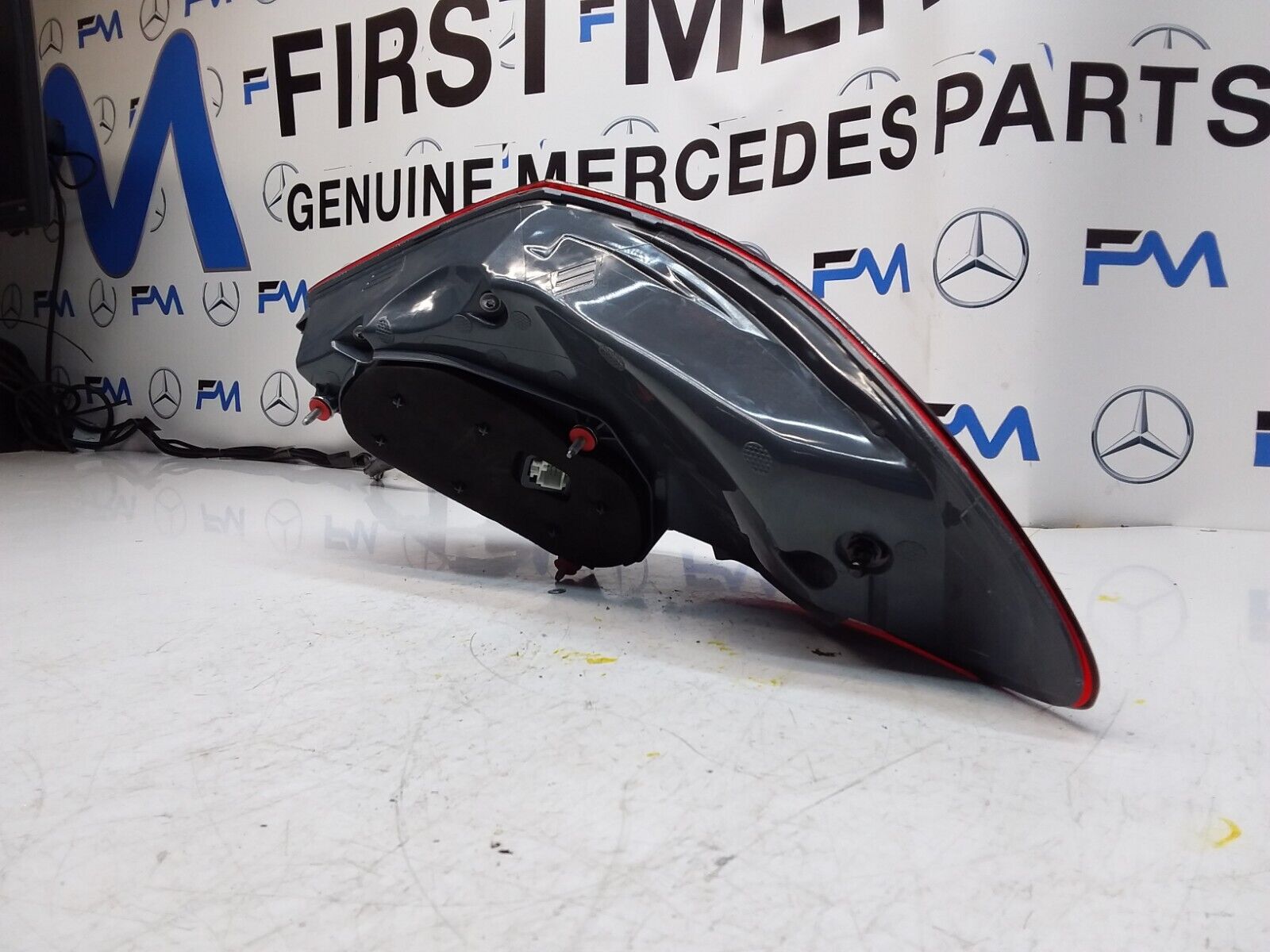 MERCEDES  C CLASS W205 REAR PASSENGER SIDE LED LIGHT FMT19 