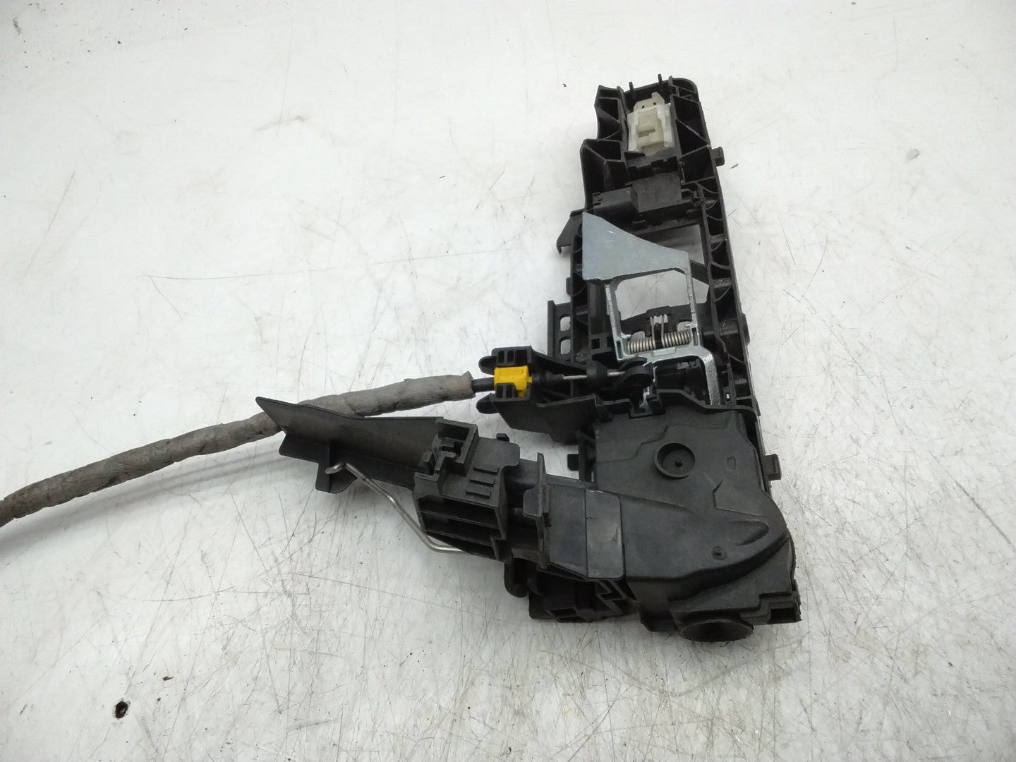 MERCEDES MERCEDES C-CLASS W205 FRONT RIGHT DOOR HANDLE BRACKET A0997604600 FMR40