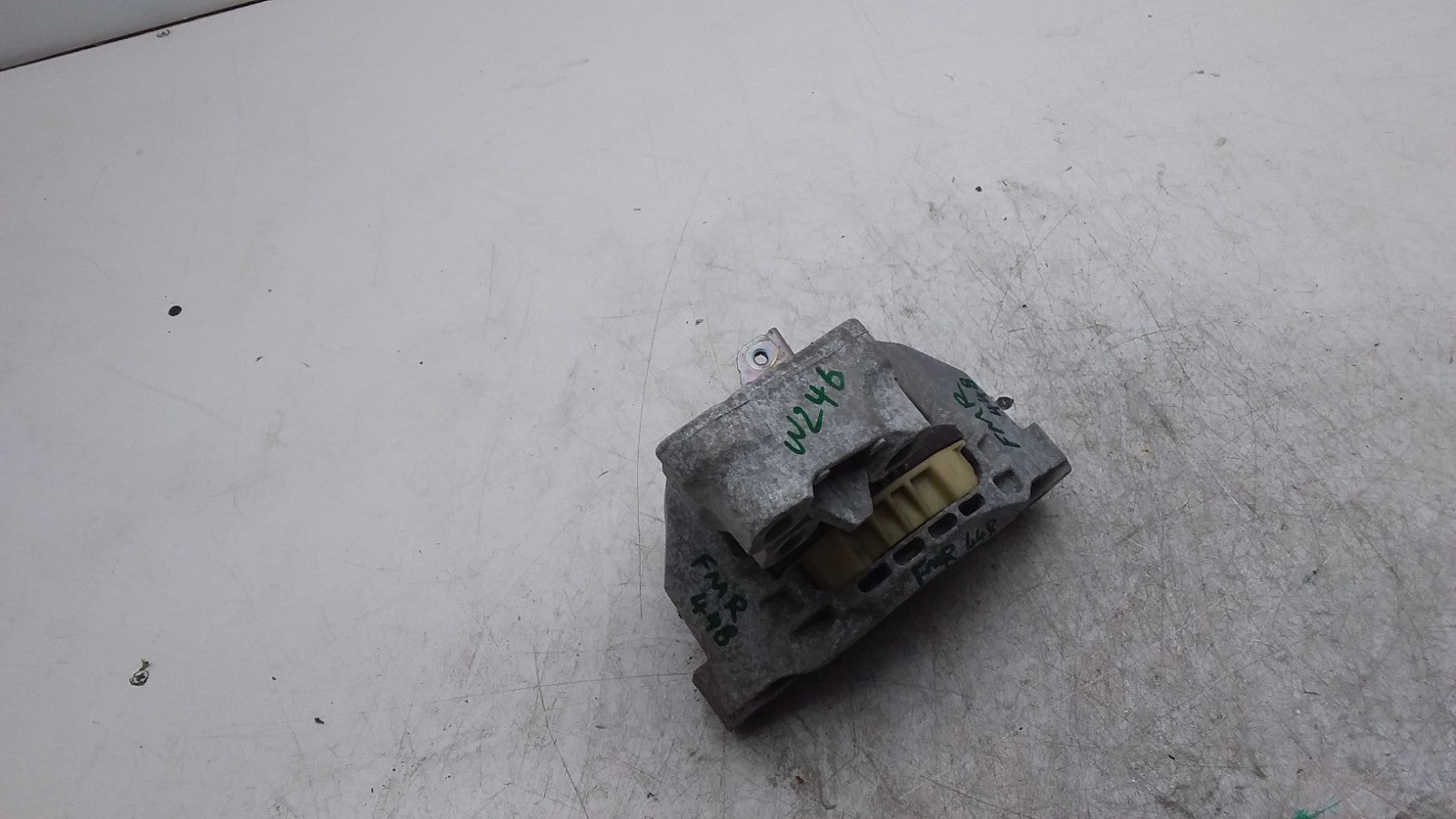 MERCEDES BENZ A-CLS W176 PETROL ENGINE MOUNT LEFT SIDE A2462400617 FMR448