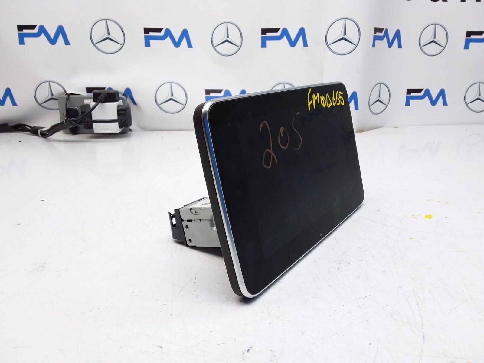 MERCEDES C-CLASS W205 2015 SAT NAV MULTIMEDIA SCREEN A2059002211 FM00665