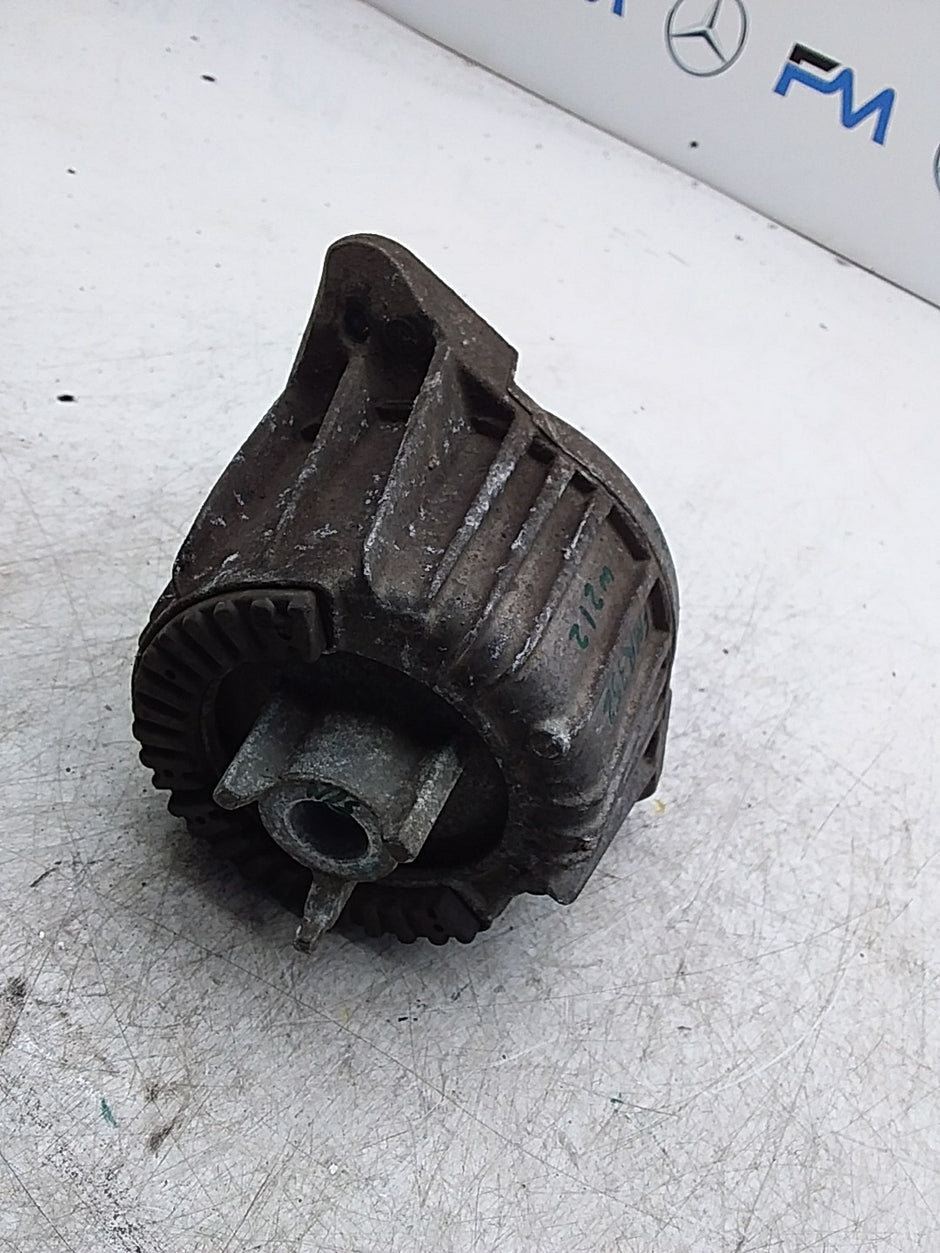 MERCEDES BENZ  E-CLASS  W212  ENGINE MOUNT LEFT NS A2122404217 FMR352