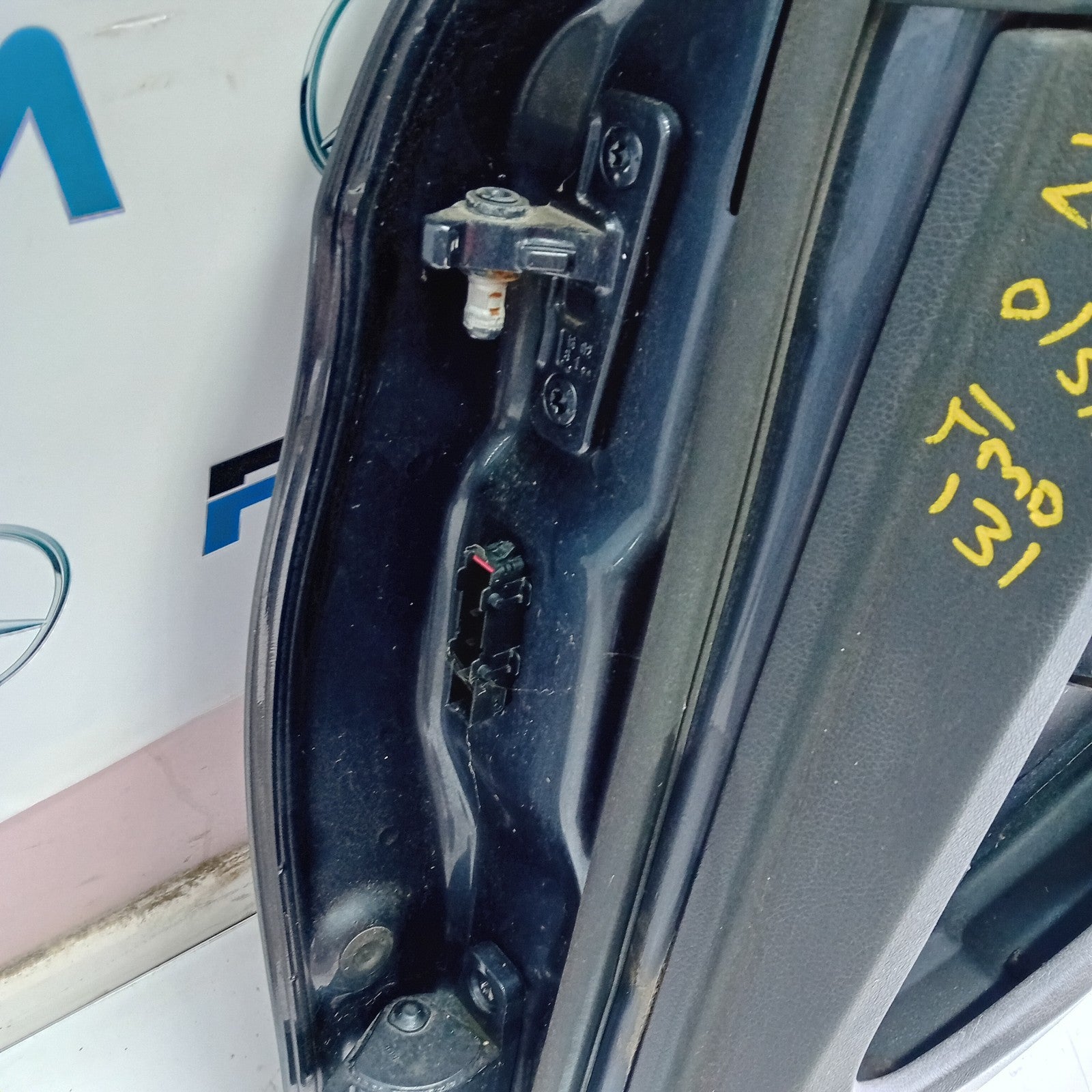 MERCEDES BENZ C-CLASS W205 DRIVER SIDE REAR DOOR O/S/R  GREY FMD131