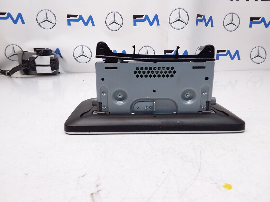 MERCEDES C-CLASS W205 2016 SAT NAV MULTIMEDIA SCREEN A2059002211 FM00660