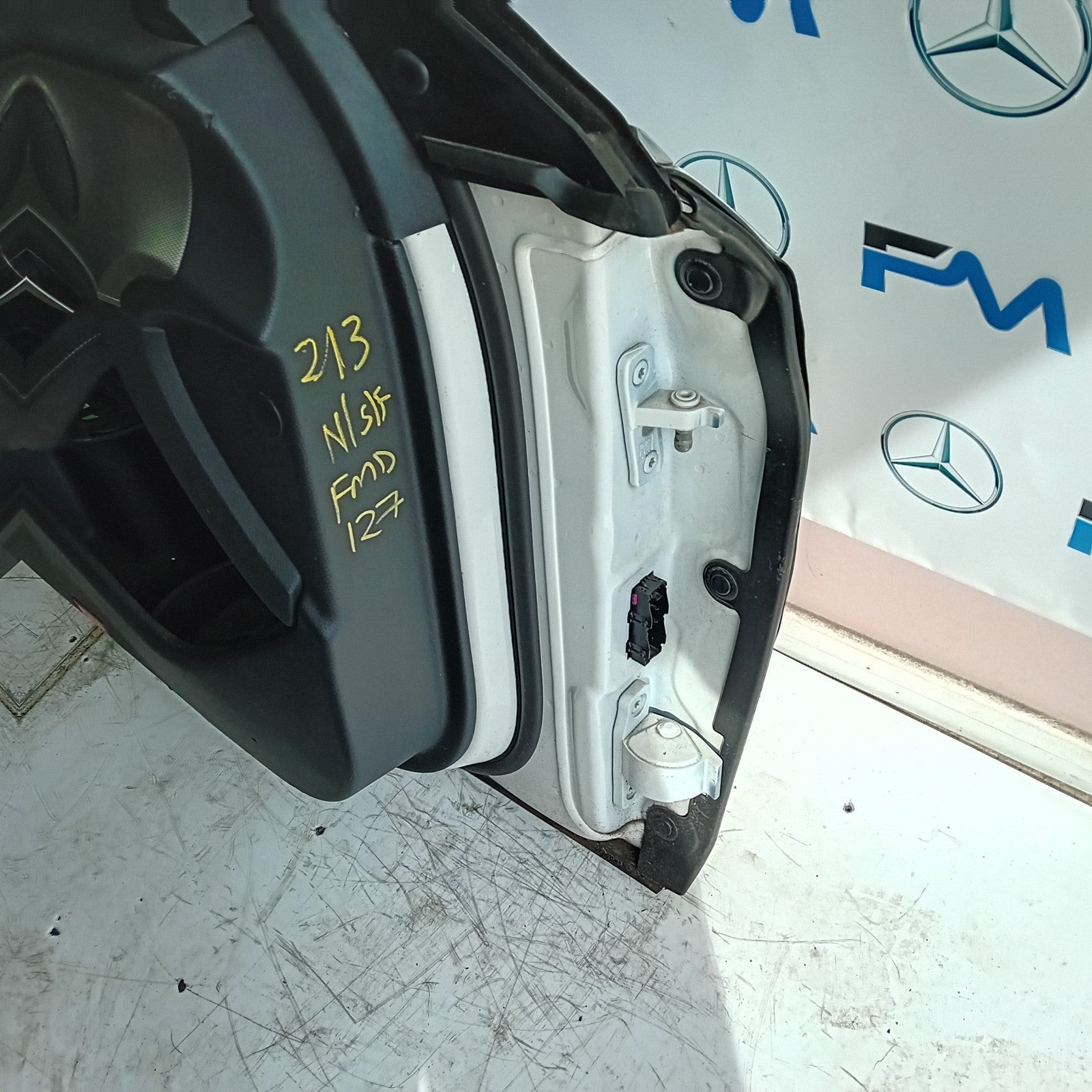 MERCEDES BENZ E-CLASS W213 PASSENGER SIDE FRONT DOOR N/S/F WHITE FMD127