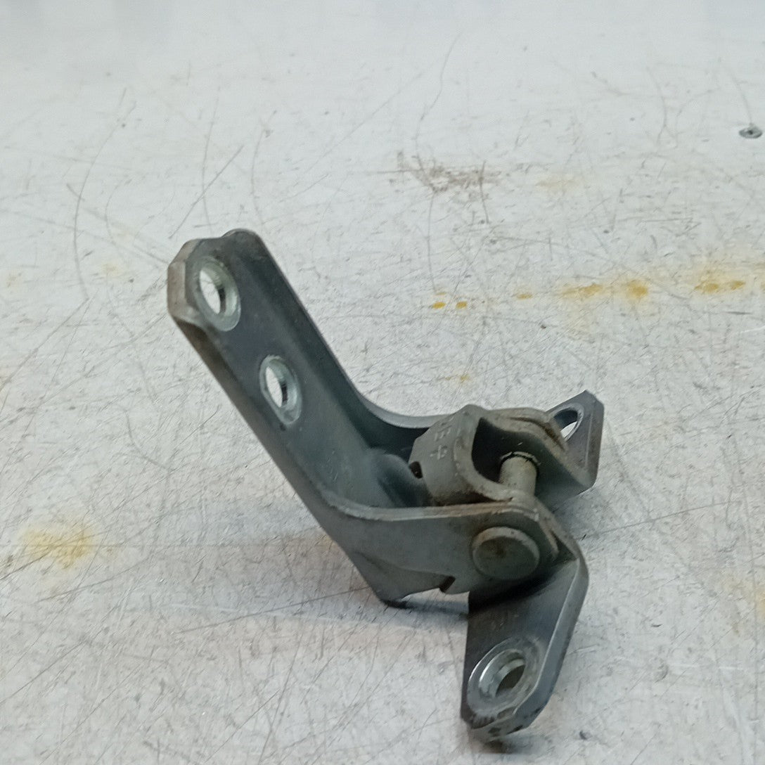 MITSUBISHI OUTLANDER MK3  FRONT DOOR HINGE PANEL E1 A046834 FM001646