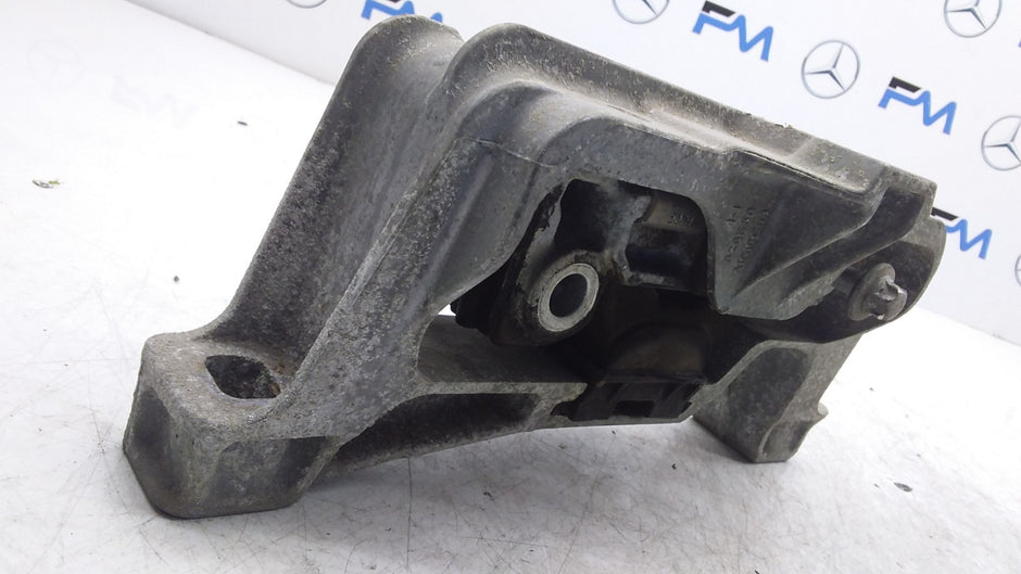 MERCEDES BENZ B-CLS W246 ENGINE MOUNT RIGHT SIDE A2462402517 FMR447