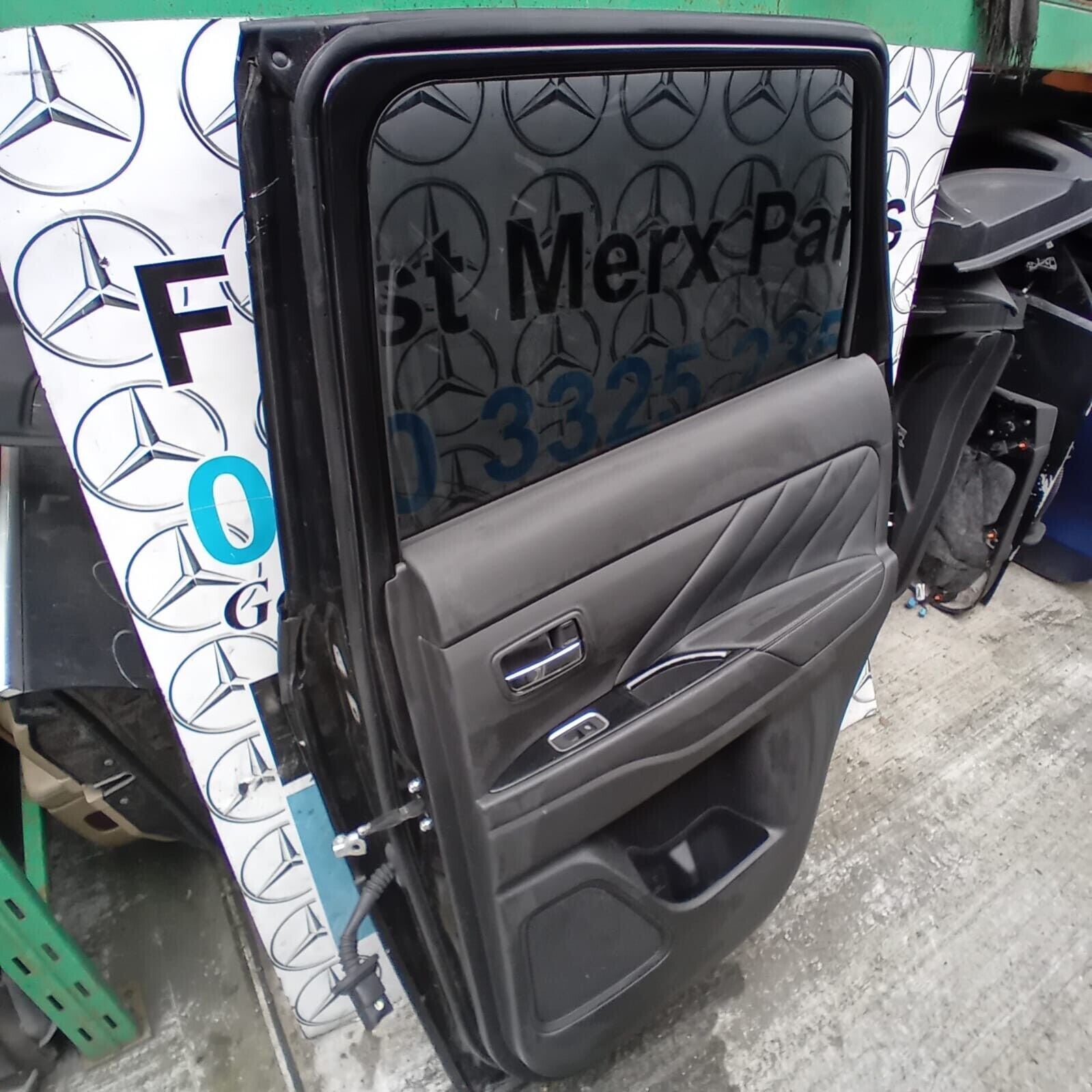 MITSUBISHI OUTLANDER DRIVER SIDE REAR DOOR ( OFF SIDE REAR )