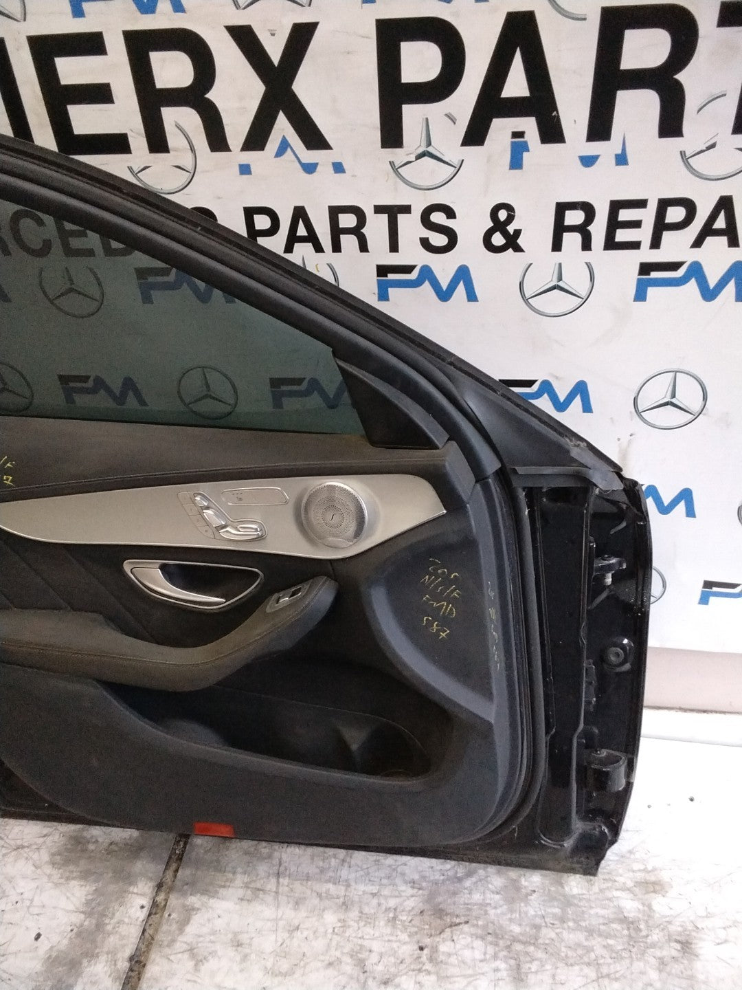 MERCEDES BENZ C-CLS W205 SLN PASSENGER FRONT DOOR NSF SILVER 2014-21  FMD587